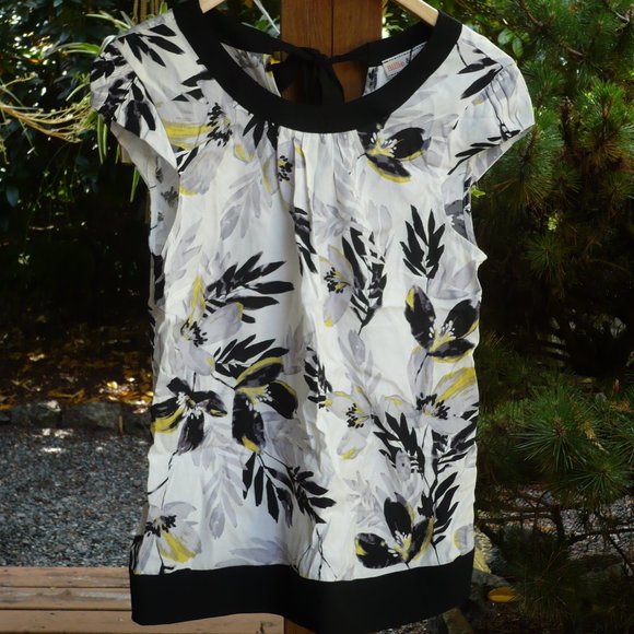 Dorothy Perkins Billie and Blossom Floral Nape Bow Blouse - Picture 4 of 9